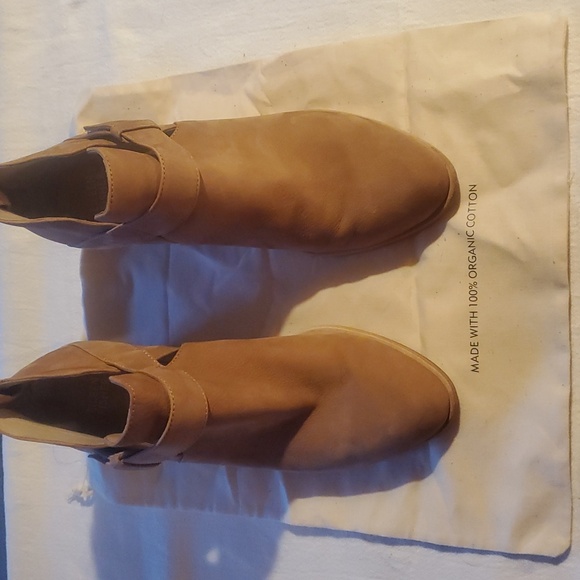 Eileen Fisher Ives Tan Ankle Heeled Sz. 9 Booties - Picture 11 of 12